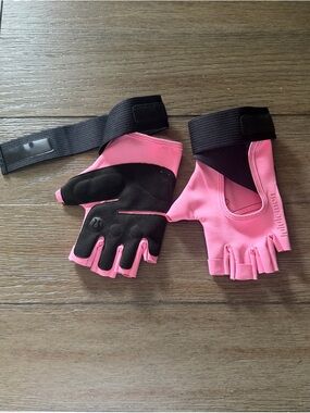 Lululemon NEW License to Train Training Gloves